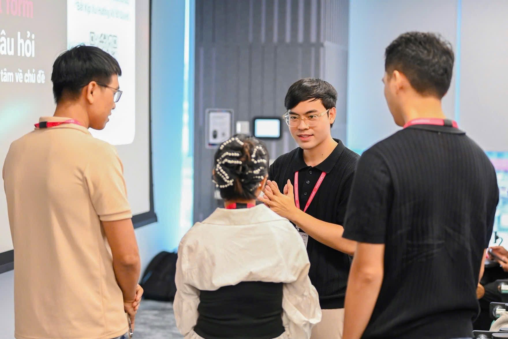 AI302 - AI Sales & Marketing